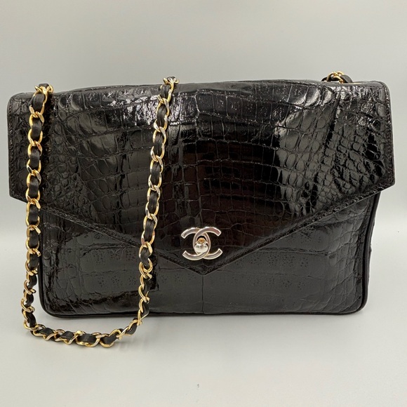 Authentic vintage Chanel Alligator Flap Bag - Picture 1 of 16